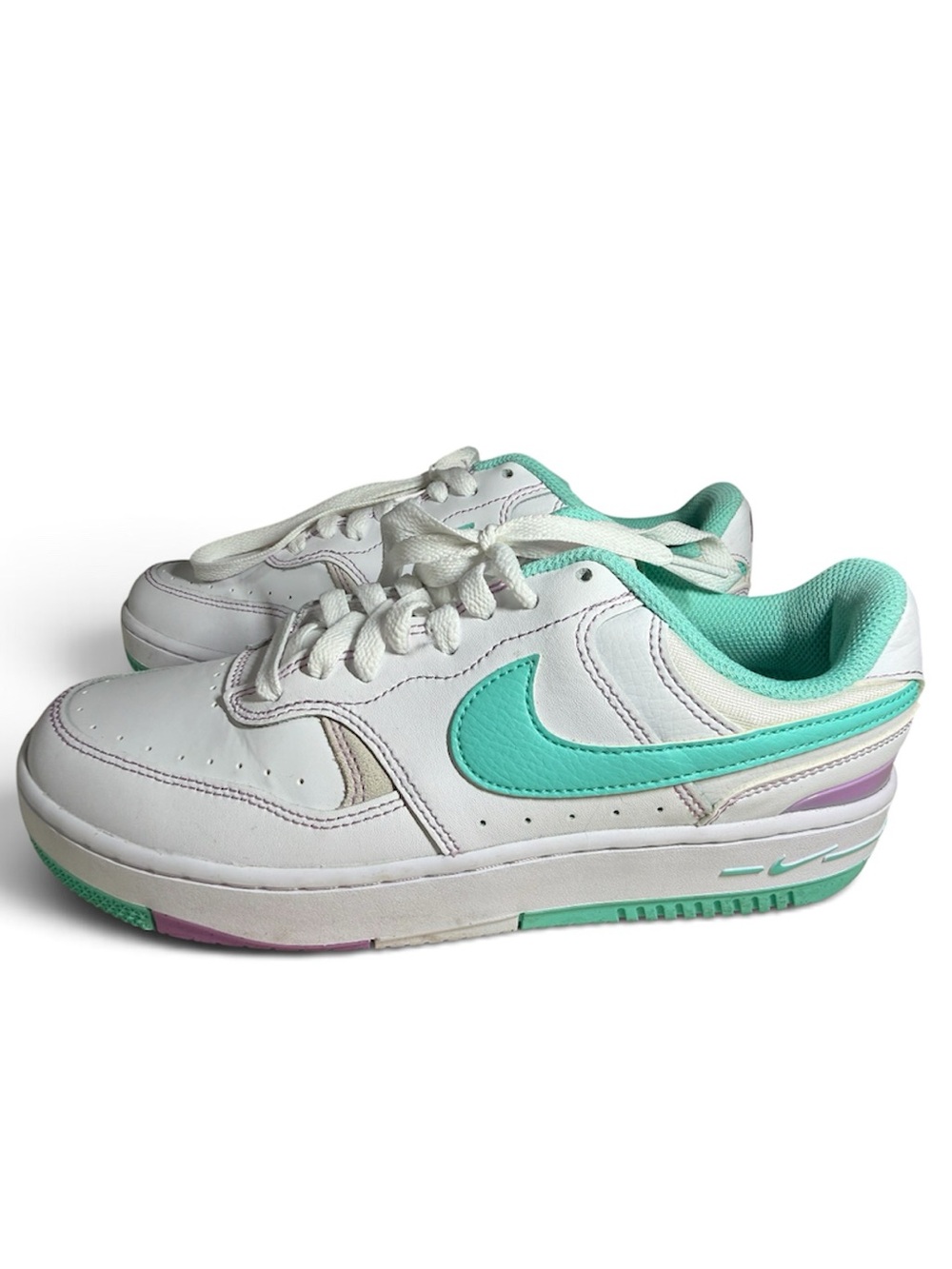 Nike Women’s Low Top Lace-Up Athletic Sneakers White/Green/Purple,size 8.5.